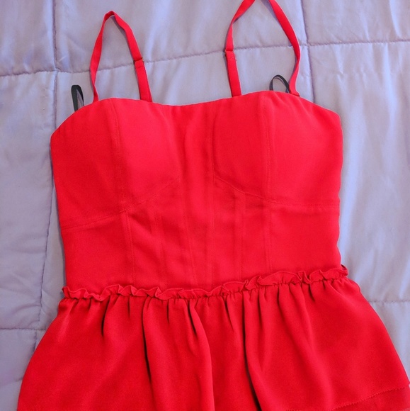 Woman Sexy Off Shoulder Red Top - Picture 2 of 3